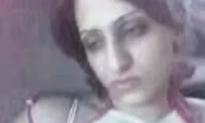 Молода жінка porno lab знайдена мертвою голою перед веб-камерою