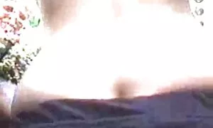 Продовжуйте масаж порно в поїзді у вигляді солодкого язичка