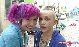 Шатенка porno3 намагається зробити її щасливою.